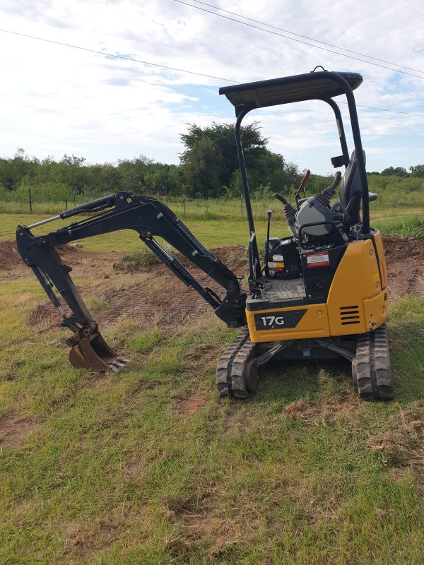 Used 2022 John Deere 17G Mini Excavator - Image 2